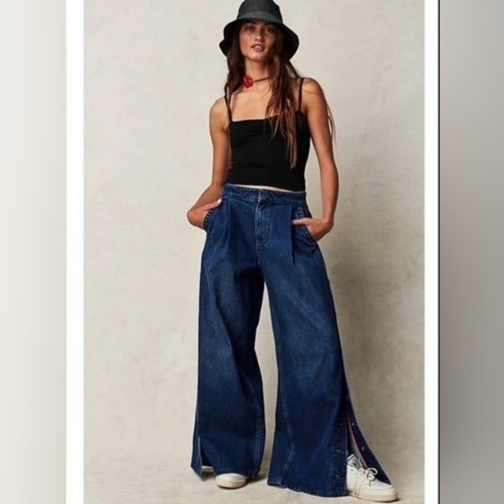 New FREE PEOPLE We The Free Time Warp Wide-Leg Jeans.